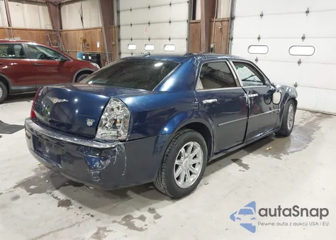 2006 Chrysler 300C z USA, uszkodzony, nr VIN 2C3LA63H46H198377